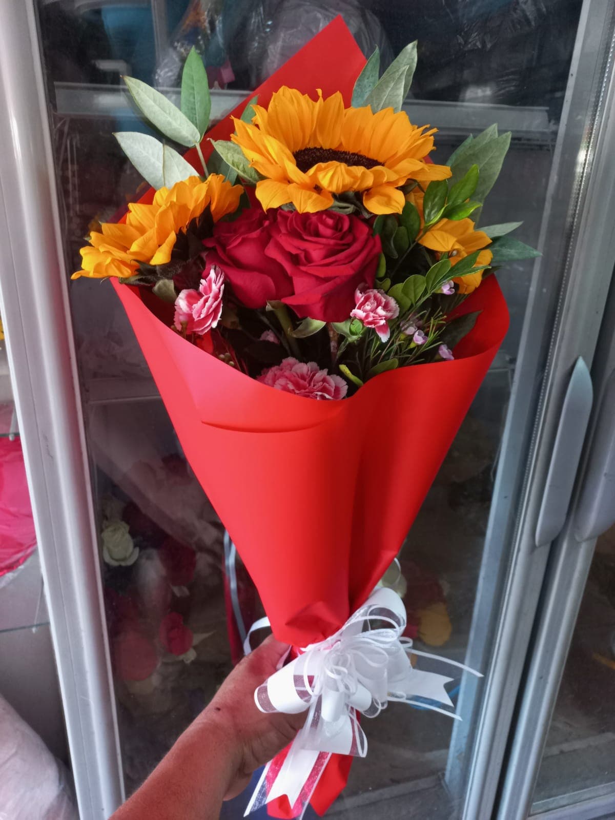 Ramo de Girasoles y Rosas Hermosas