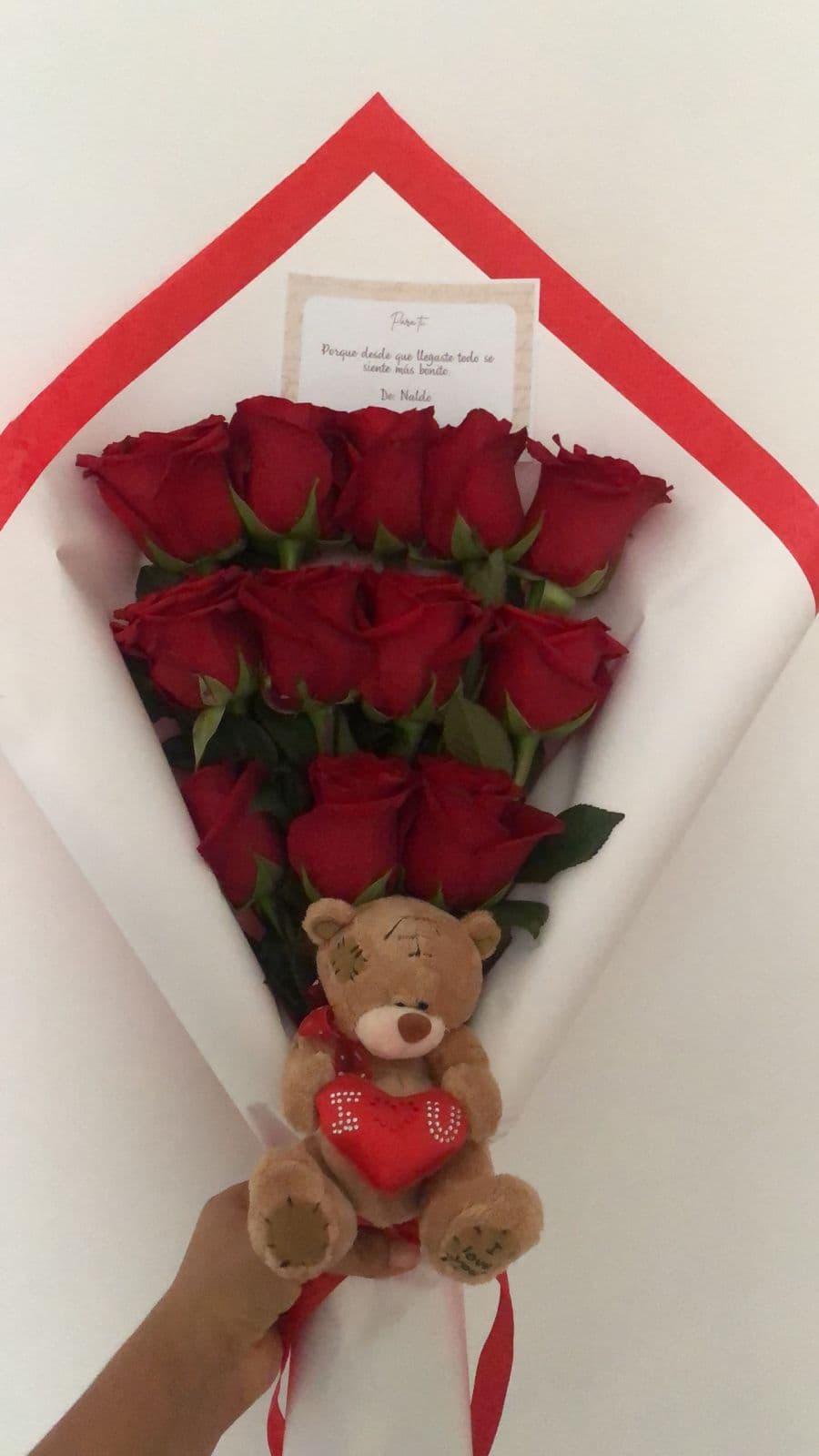 Rosas Rojas + Peluchito