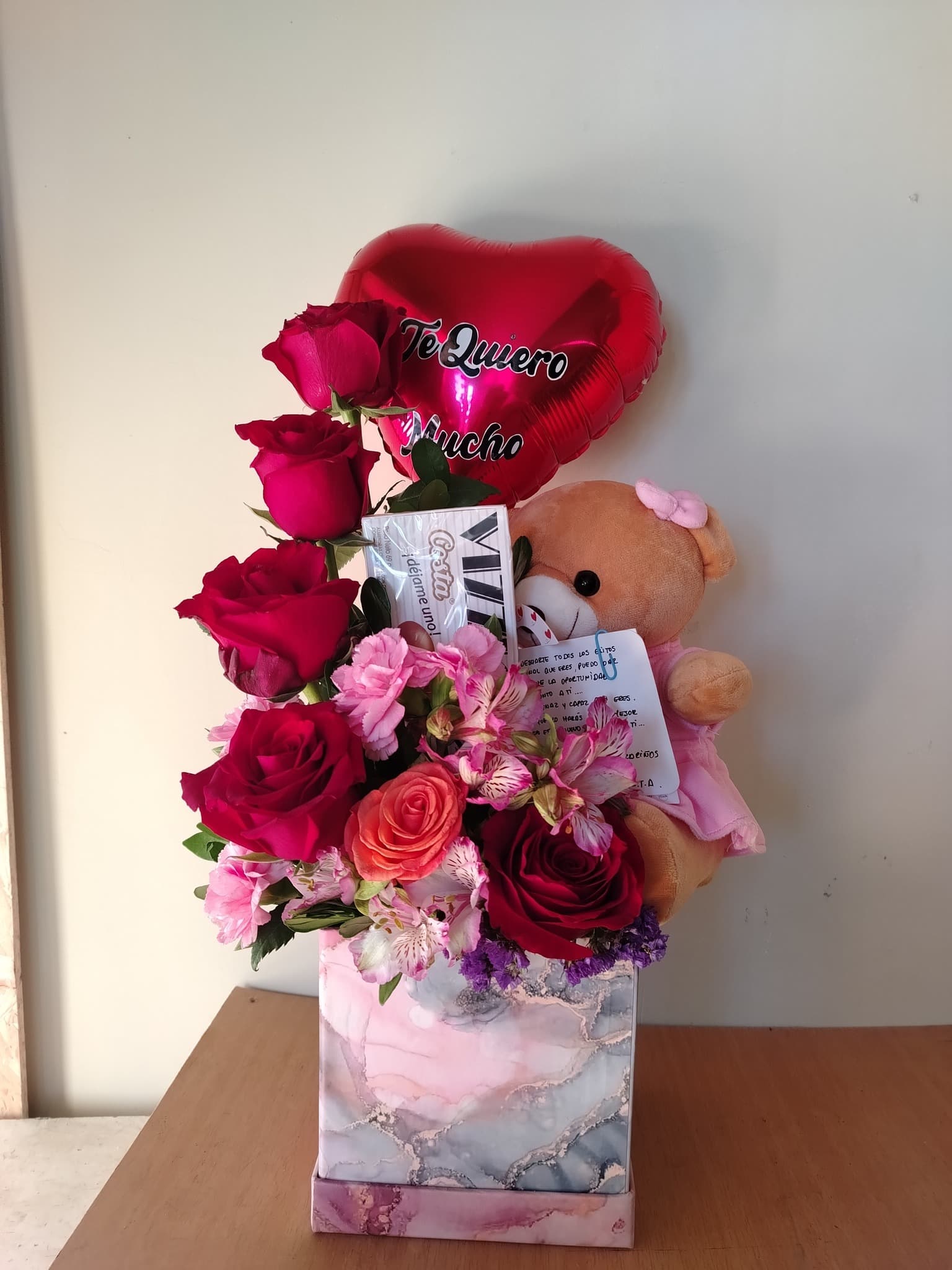 Box De Rosas + Peluche + Chocolate